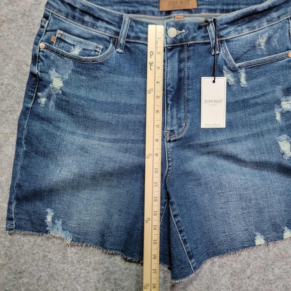 Judy Blue 2XL Dark Blue Distressed Denim Jean Shorts Plus Size NWT - Picture 7 of 7